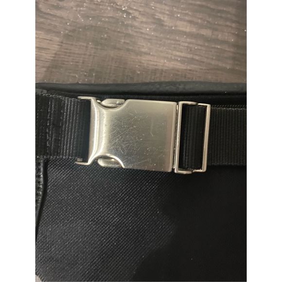 FOSSIL vintage black leather fanny pack waist bag RARE - Picture 12 of 16